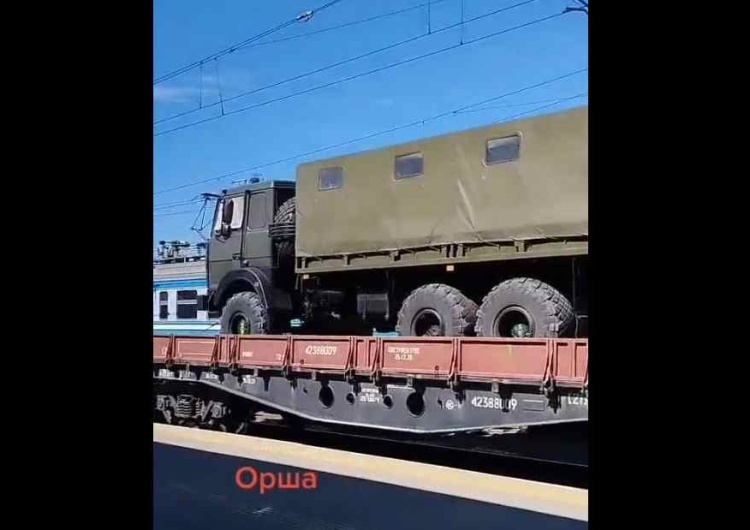 Tajemnicze pociągi jadące do Moskwy  Tajemnicze pociągi jadące w kierunku Moskwy. Pojawiło się nagranie [WIDEO]