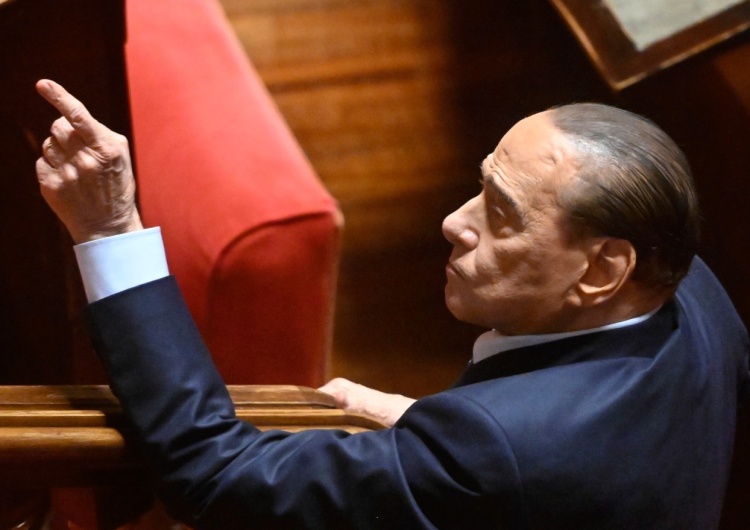 Silvio Berlusconi Napięta atmosfera w prawicowym bloku we Włoszech? Burza po ujawnieniu notatki Berlusconiego