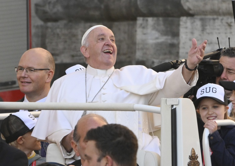 Papież Franciszek Papież: Synod to słuchanie, ale przede wszystkim Ducha Świętego