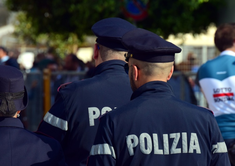 Atak nożownika koło Mediolanu. Jedna osoba nie żyje. Wśród rannych piłkarz Serie A