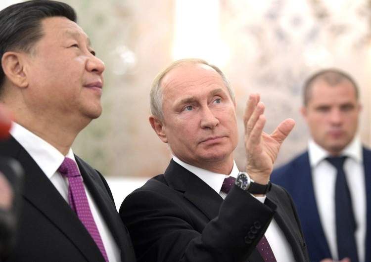 Xi Jinping i Władimir Putin Xi Jinping chwali „strategiczne partnerstwo” z Rosją