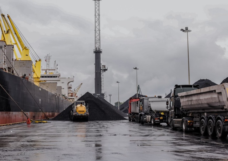 Węgiel sprowadzany przez PGE z Kolumbii, Port Gdański Z. Kuźmiuk: Opozycja liczyła, że rząd „wyłoży się” na węglu, ale znowu się przeliczyła. Węgiel dotrze przed zimą do każdego gospodarstwa
