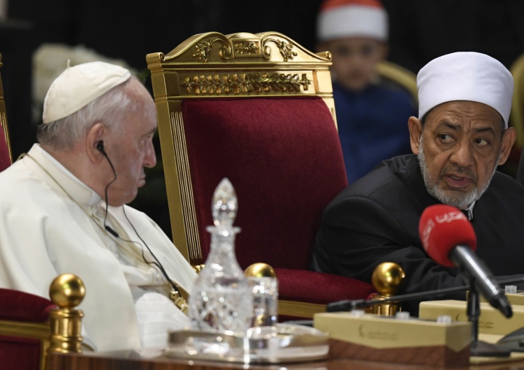 Papież Franciszek i wielki imam of al-Azhar Ahmed el Tayeb Papież do  Muzułmańskiej Rady Starszych: Bóg jest źródłem pokoju
