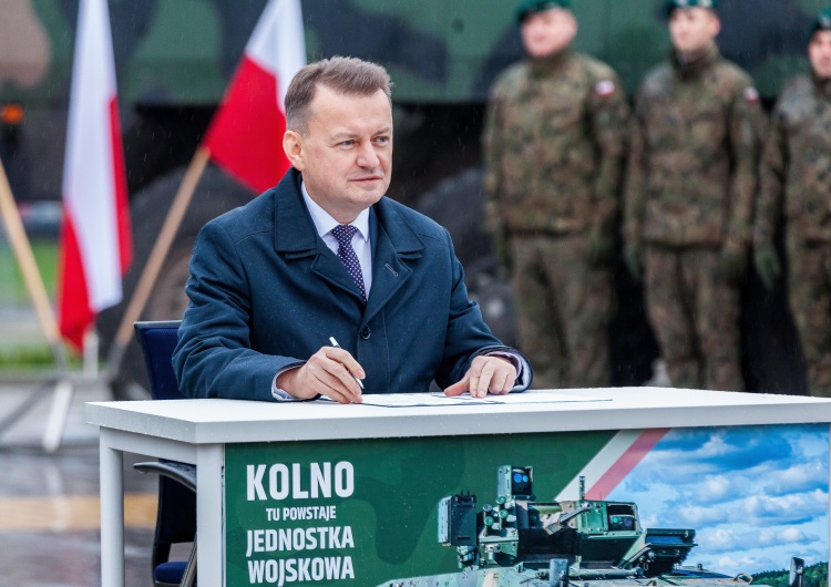 Mariusz Błaszczak Szef MON złożył podpis. W Kolnie powstanie jednostka wojskowa