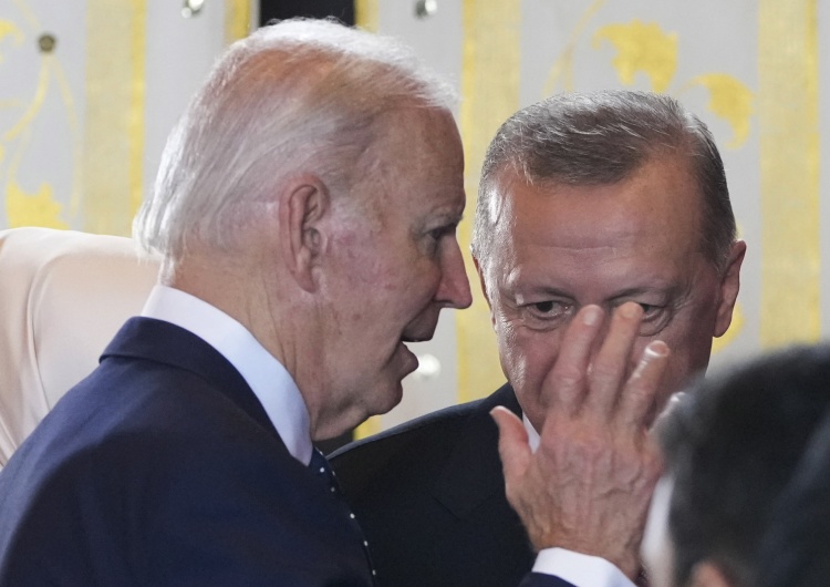 Joe Biden na szczycie G-20 na Bali Dziennikarze: Czy może nam pan powiedzieć, co do tej pory wiadomo o eksplozji w Polsce? Krótka odpowiedź Bidena [VIDEO]