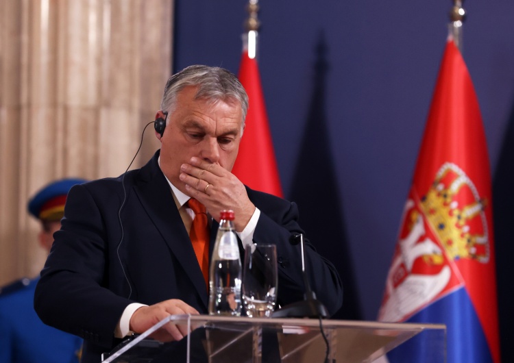  Politico: Węgry wymusiły na UE ustępstwa ws. unijnych pieniędzy, grożąc wetem