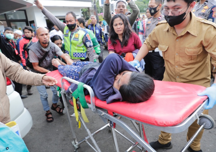 Trzęsienie ziemi w Indonezji Trzęsienie ziemi w Indonezji. Doniesienia o ofiarach