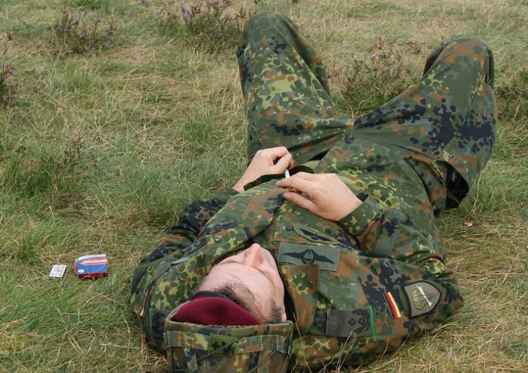 Niemiecki żołnierz Niemieckie media: Irytacja w Wilnie. Niemcy obiecały wysłać dodatkowych żołnierzy. Jak dotąd nie dotarli