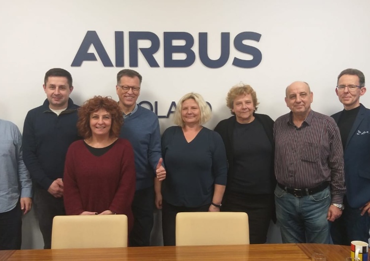  „Będą podwyżki i nie tylko!” Podpisano porozumienie w Airbus Poland