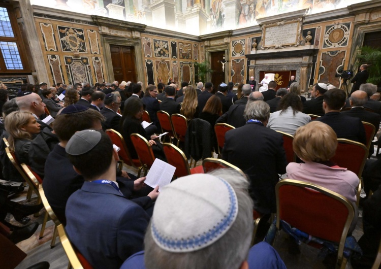 Papież Franciszek, spotkanie ze Światowym Kongresem Żydów Papież spotkał się ze Światowym Kongresem Żydów: Każda wojna jest klęską całej ludzkości
