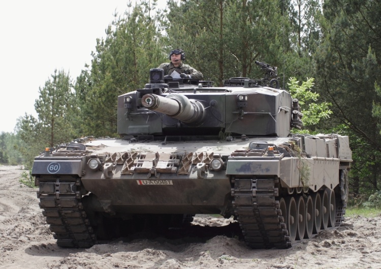 Czołg Leopard 2A4 Niemieckie media: Niemcy chętnie przekażą Leopardy Ukrainie. Polskie Leopardy