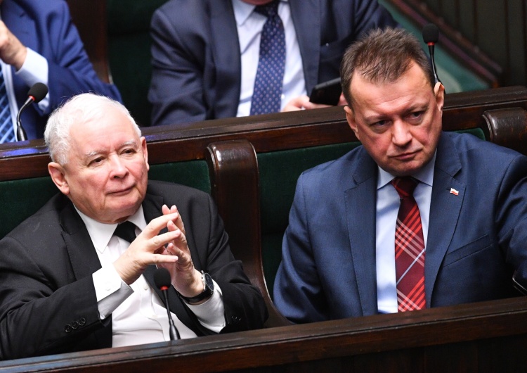 prezes PiS Jarosław Kaczyński i wicepremier Mariusz Błaszczak [najnowszy sondaż] Ponad 40 proc. poparcia dla Zjednoczonej Prawicy. „Najlepszy wynik od wielu miesięcy”