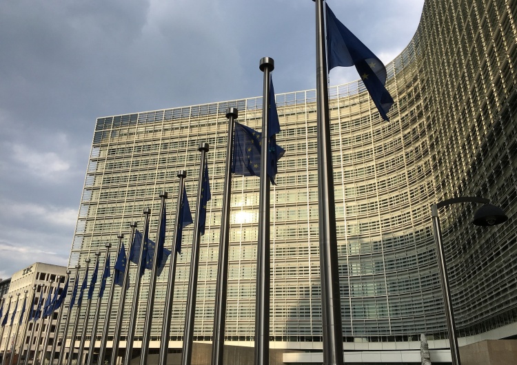 Siedziba Komisji Europejskiej w Brukseli Skandal w Brukseli. KE urządziła „imprezę”, na którą wydano 387 tys. euro. Zjawiło się 5 osób