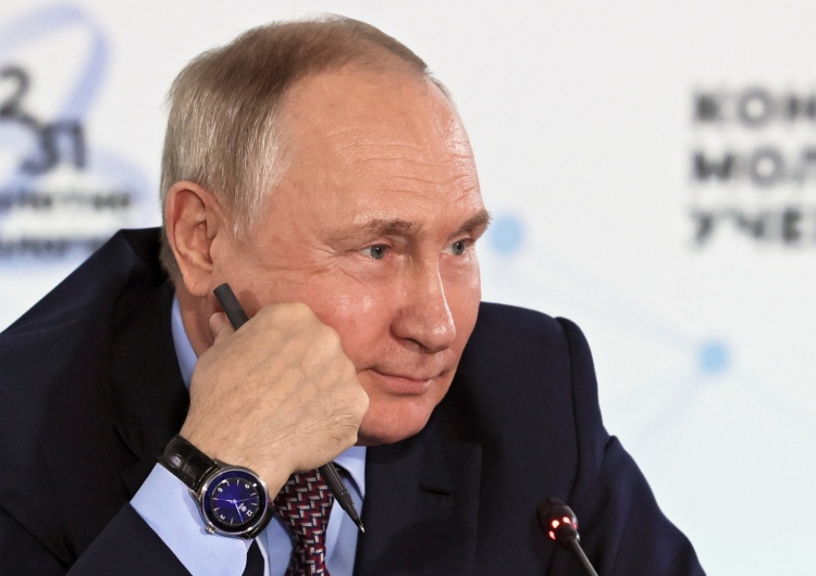 Władimir Putin Prezydent Biden: „Jestem gotowy spotkać się z Putinem, jeśli będzie chciał zakończyć wojnę”. Jest odpowiedź Kremla  