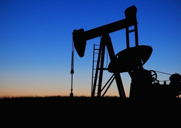  Limit ceny za ropę z Rosji. Jest decyzja polskich władz 