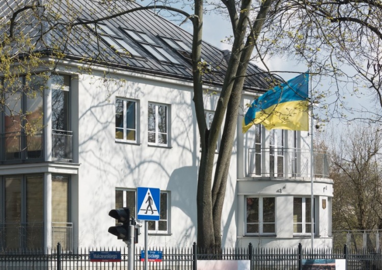 Ambasada Ukrainy przy ul. Malczewskiego 17 w Warszawie Zakrwawione przesyłki w konsulatach i ambasadach Ukrainy. Wiadomo, skąd je wysłano