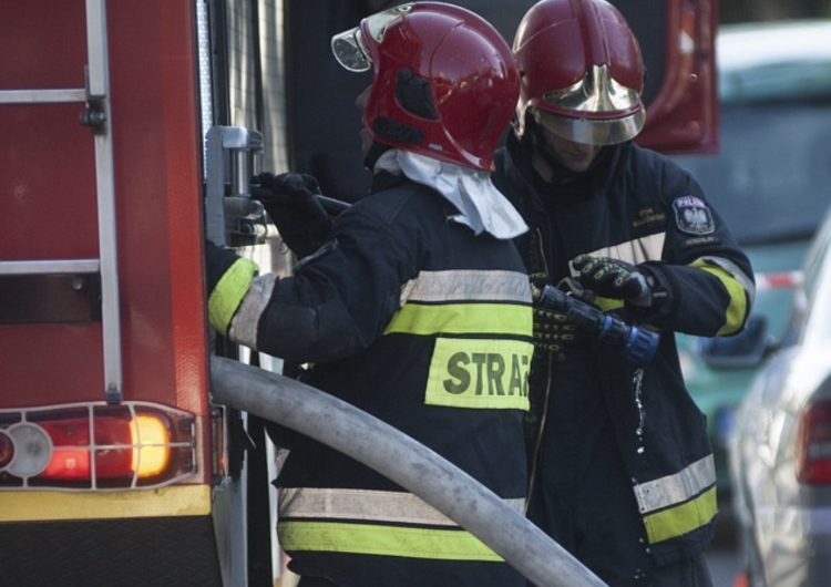 straż pożarna Eksplozja w domu w Ustroniu. Strażacy wyjęli spod gruzów żywą kobietę
