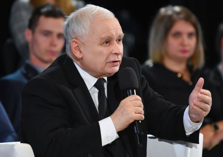Jarosław Kaczyński podczas spotkania w Chojnicach Kaczyński ma zapłacić ponad 700 tys. złotych. „Wyrok był inny”