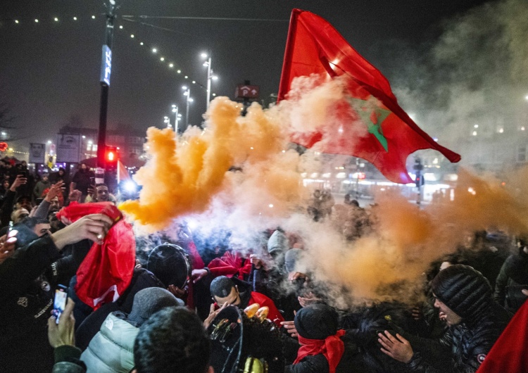 Marokańczycy świętują w Amsterdamie sukces reprezentacji Holandia. Tradycyjne zamieszki po sukcesie reprezentacji Maroka na mundialu