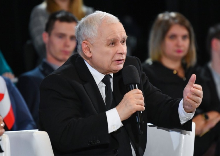 Jarosław Kaczyński podczas spotkania w Chojnicach W poniedziałek ważna narada PiS z udziałem Kaczyńskiego