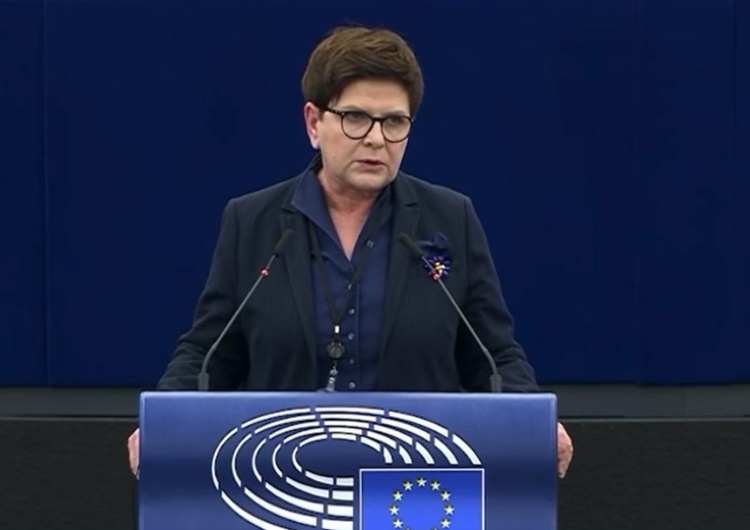 Beata Szydło [WIDEO] „Co pan prezydent miał na myśli?” Beata Szydło uderza w Macrona na forum PE