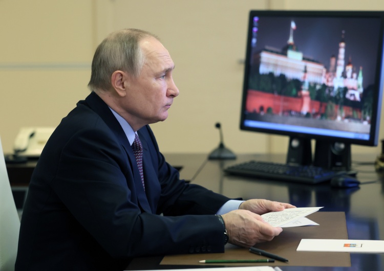 Prezydent Rosji Władimir Putin „Ludzie giną w wypadkach, przez wódkę…” Putin odpowiedział matce żołnierza, który zginął pod Donieckiem
