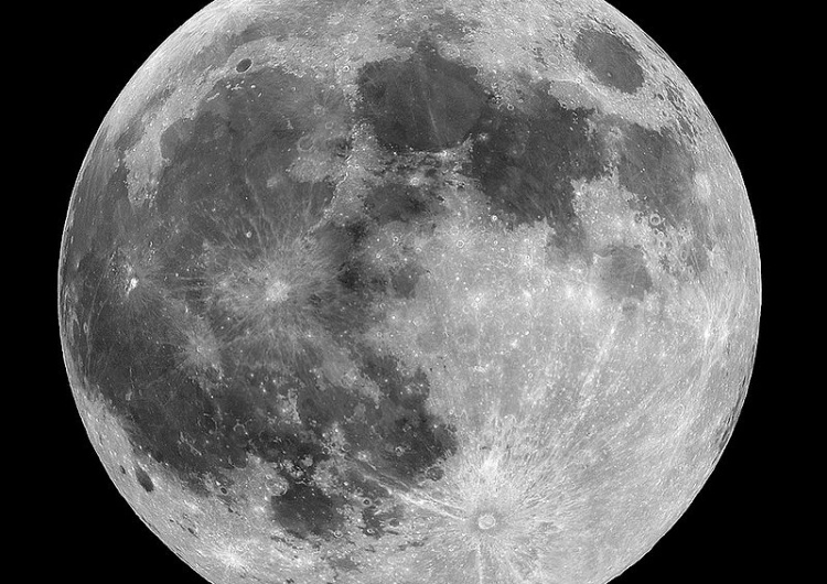 Księżyc Ogłoszono skład misji kosmicznej, która ma okrążyć Księżyc