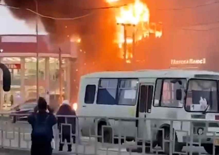 Płonie centrum handlowe w Rosji Spłonęło centrum handlowe w rosyjskim mieście Tbiliska [WIDEO]
