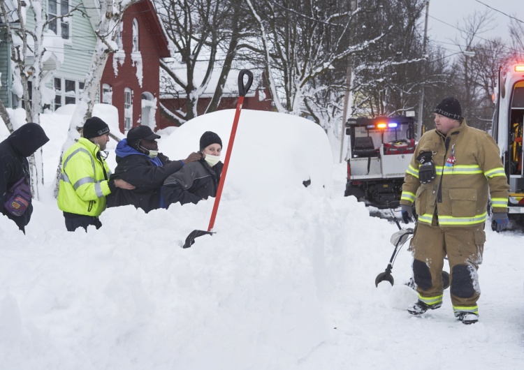 Nowy Jork Śnieżyca w stanie Nowy Jork zabiła co najmniej 28 osób. Biden podjął decyzję