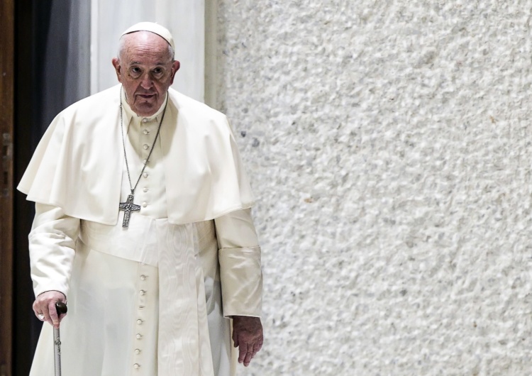 Papież Franciszek Papież Franciszek udzielił Benedyktowi ostatniego namaszczenia? Nieoficjalne informacje
