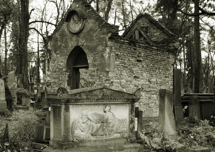 Cmentarz Łyczakowski we Lwowie/zdjęcie poglądowe Polacy dbają o zabytkowe kościoły i cmentarze na Ukrainie