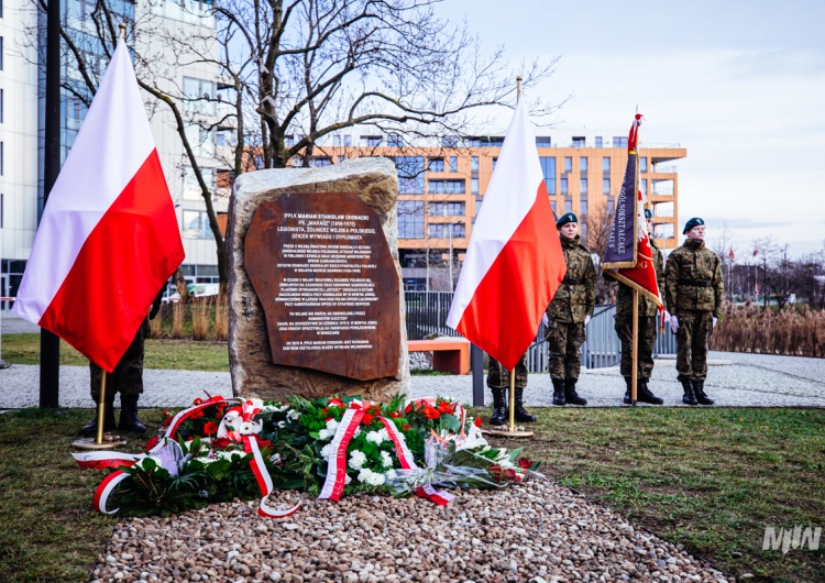 tablica upamiętniająca ppłk. Mariana Chodackiego Przed Muzeum II Wojny Światowej odsłonięto tablicę upamiętniającą ppłk. Mariana Chodackiego