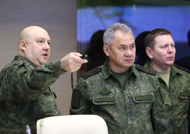 Generał armii Siergiej Surowikin i Minister obrony Siergiej Szojgu Burza w Rosji po odsunięciu Surowikina. „Ministerstwo obrony przygotowuje do klęski”