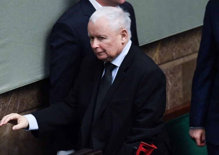 Jarosław Kaczyński na sali obrad Sejmu w Warszawie Prezes PiS chce ukarać polityków Solidarnej Polski? „Oni mają wylecieć”