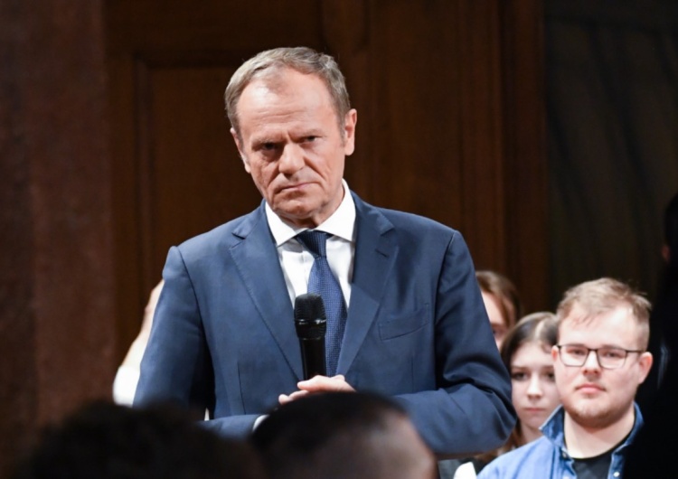 Donald Tusk podczas spotkania z młodzieżą w Ratuszu Staromiejskim w Gdańsku „Mam wrażenie, że nie spełnia pan obietnicy danej prezydentowi Adamowiczowi”. Co odpowiedział Tusk?