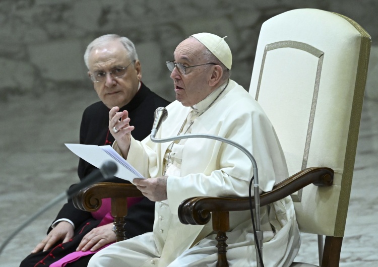 Papież Franciszek Papież prosi Polaków o troskę i modlitwę za osoby odchodzące z Kościoła [video]
