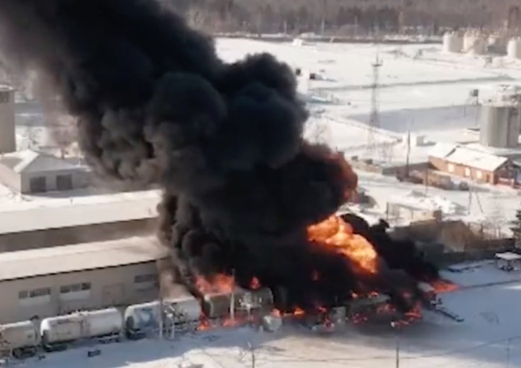  Ogromny pożar w rosyjskim składzie ropy naftowej. Nagranie trafiło do sieci