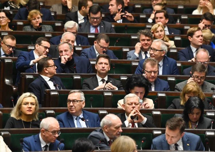 Posiedzenie Sejmu [najnowszy sondaż] Złe wieści dla opozycji. Rośnie przewaga PiS nad resztą stawki