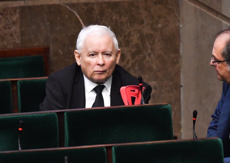 Prezes PiS Jarosław Kaczyński Procedowanie kontrowersyjnej ustawy odroczone. PiS przegrywa głosowanie w Sejmie