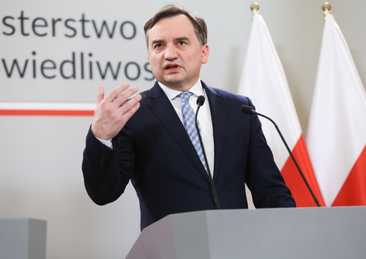Zbigniew Ziobro „Bruksela sięga łapami po polskie dzieci”. Nowa procedura KE przeciwko Polsce