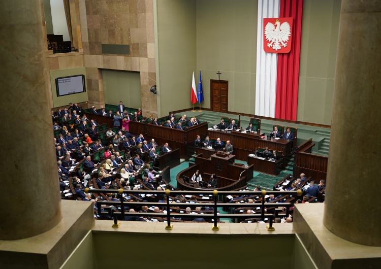 Obrady Sejmu RP Powstaje nowa partia. „Takiego sojuszu nikt się nie spodziewał”