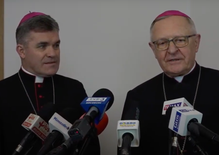 Od lewej: bp Zbigniew Zieliński, bp Edward Dajczak Papież przyjął rezygnację bp. Dajczaka, tym samym diecezja ma nowego ordynariusza [video]