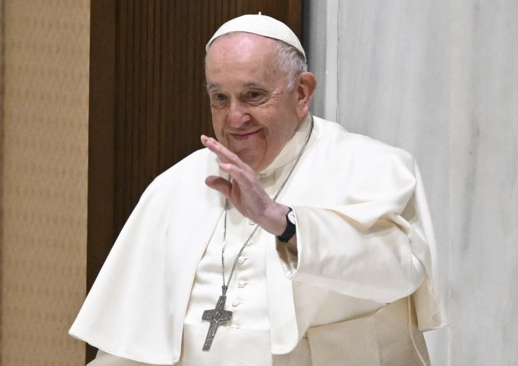 Papież Franciszek Franciszek do Polaków:  Pamiętajmy w modlitwie o naszych bliskich chorych, niech będą otoczeni serdecznością