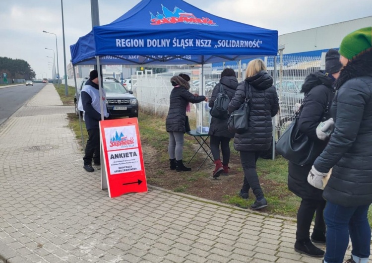  W poniedziałek pikieta przed bramą Simoldes Plasticos Polska w Jelczu Laskowicach