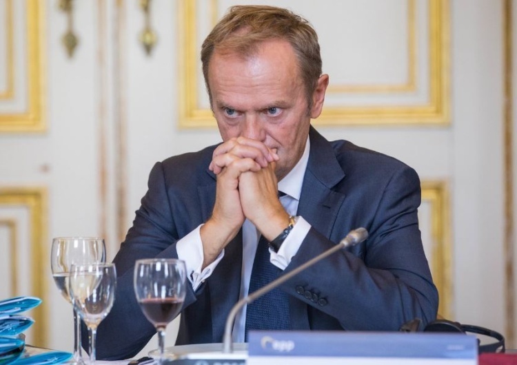 Donald Tusk Tusk nagle zniknął z mediów. Poseł KO powiedział, co się stało