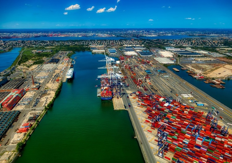 Terminal kontenerowy Bayonne. USA Jeszcze w tym roku ruszy budowa terminala kontenerowego w Szczecinie. Niemcy wściekli