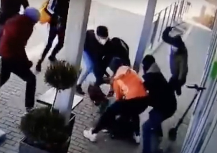 Polscy turyści ciężko pobici w Budapeszcie. Węgierska prasa pisze o Antifie
