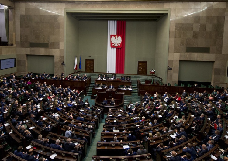 Sejm PiS nadal z dużą przewagą nad KO. Zobacz najnowszy sondaż