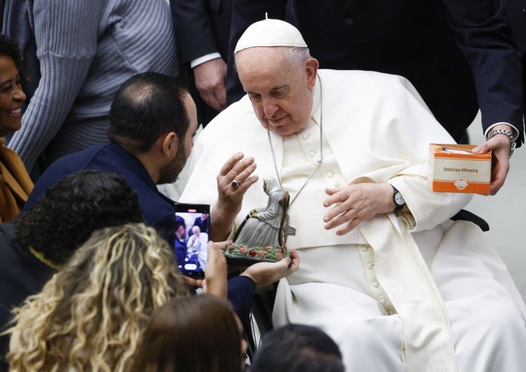 Papież Franciszek Papież: Wierni mają prawo do dobrze uformowanych księży