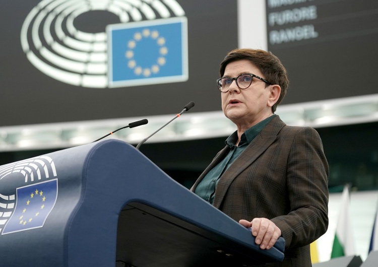 Beata Szydło Beata Szydło: Popełniliśmy wiele błędów, ale potrafimy przeprosić i wyciągnąć wnioski